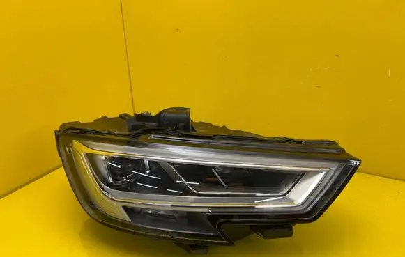 Audi A3 S3 8V Headlight/headlamp 8V0941034C