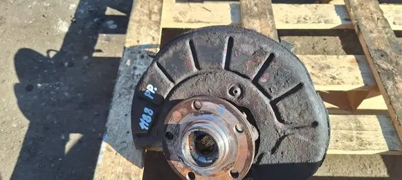 Volkswagen PASSAT B6 Front wheel hub 