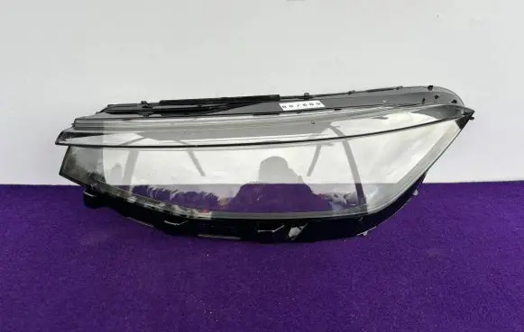 Volkswagen PASSAT B8 Headlight/headlamp B92024