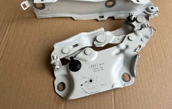 Audi A7 S7 4K8 Engine bonnet/hood hinges 4K8823302