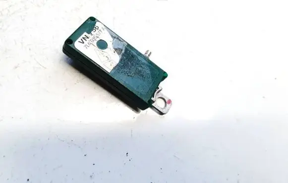 Volkswagen Touareg I Antenna control unit 7l6035577b