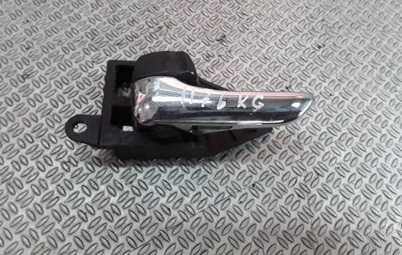 Toyota Avensis Verso Rear door interior handle