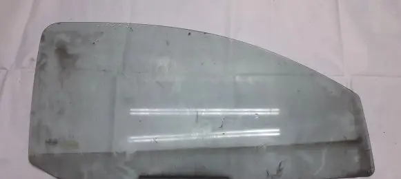 Ford Ka Front door window glass four-door