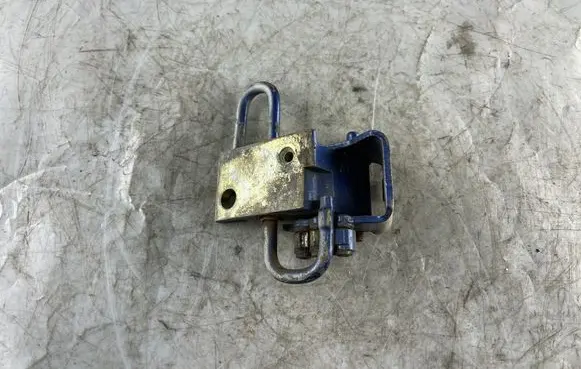 Ford Fusion Front door lower hinge 4B0831412A