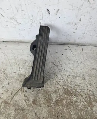 Volkswagen Golf Plus Accelerator throttle pedal 1K1721503M 6PV00889000