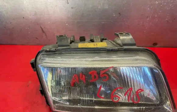Audi A4 S4 B5 8D Headlight/headlamp 8D0941004E 0301094202 1852912100