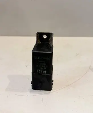 Peugeot 2008 I Glow plug pre-heat relay 51299065 9802424080