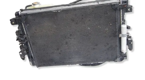 Nissan Navara D23 Coolant radiator 214104KJ0A 060635010808
