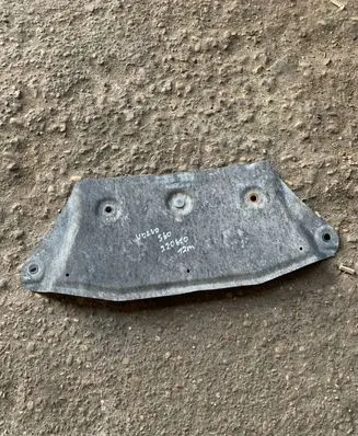Volvo S60 Engine splash shield/under tray