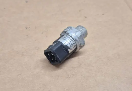 Audi A4 S4 B5 8D Air conditioning (A/C) pressure sensor 8D0959482B TDP302QADG2