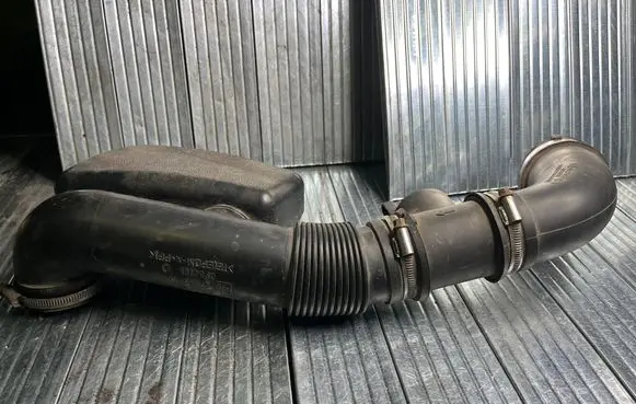 Opel Astra H Intake resonator 24437914 9617840 7164877