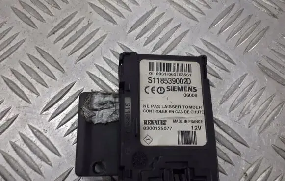Renault Scenic II - Grand scenic II Ignition key card reader 8200125077