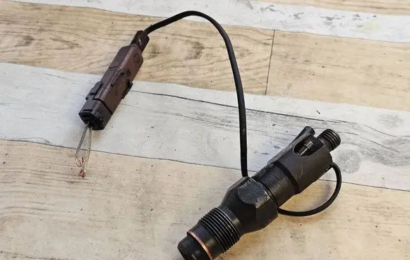 Citroen Berlingo Fuel injector LDCR02601AA1