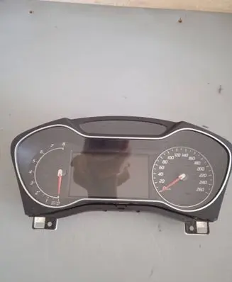 Speedometer (instrument cluster)