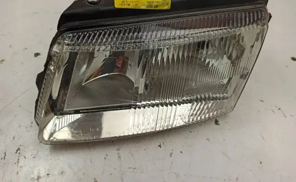 Volkswagen PASSAT B5 Headlight/headlamp