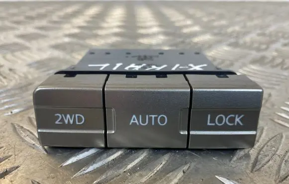 Nissan X-Trail T30 Differential lock switch 