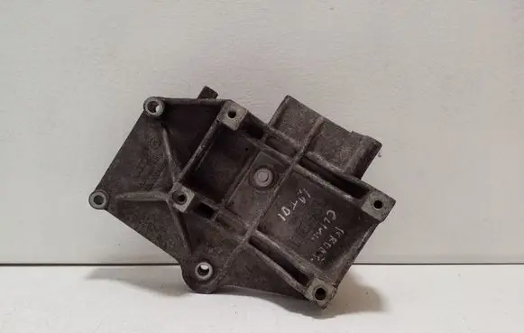 Volkswagen PASSAT B5 A/C compressor mount bracket 028260885A