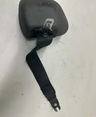 Ford Focus Rear seatbelt 33035173