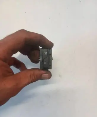 Volvo V70 Central locking switch button 31343100