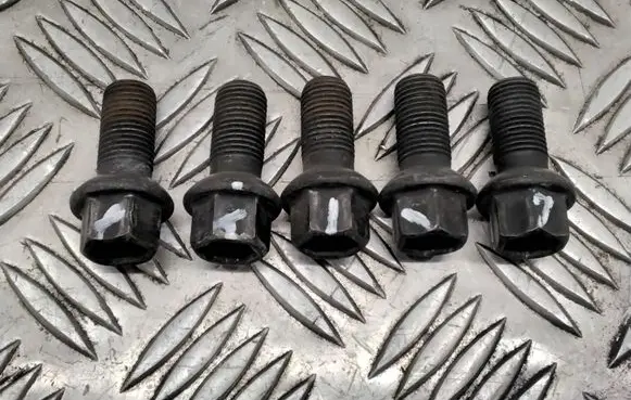 Mercedes-Benz E W212 Nuts/bolts 