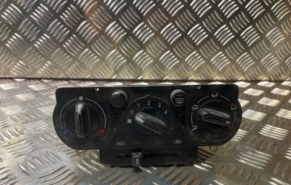 Subaru Impreza II Climate control/heater control trim 