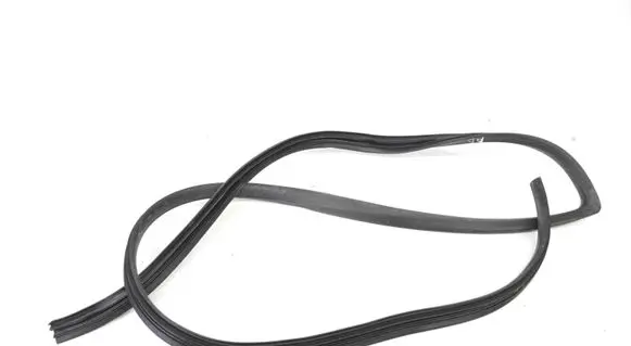 Suzuki Grand Vitara II Rubber seal front door (on door) 13269910