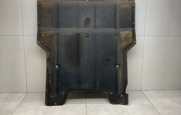 Audi Q3 8U Engine splash shield/under tray 8U0863821