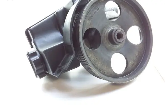 Citroen Xsara Picasso Power steering pump 26079884 9636868880