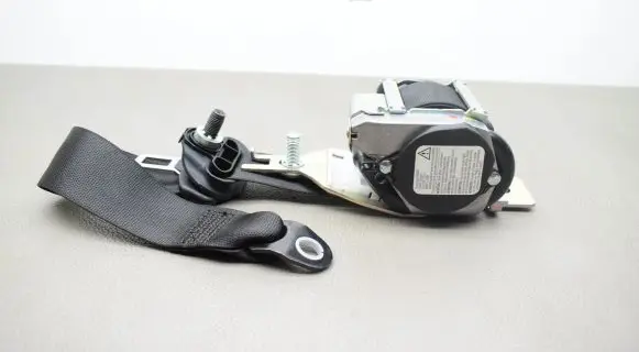 Mercedes-Benz GLS X166 Rear seatbelt A1668601085