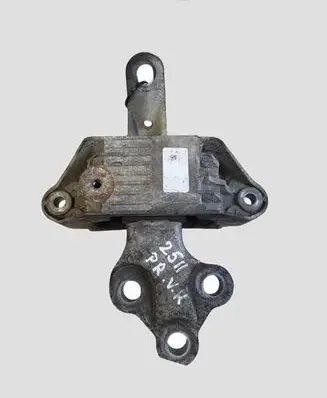 Opel Astra J Engine mount bracket V06202