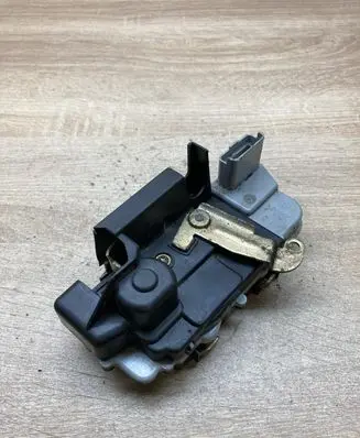Citroen Xsara Picasso Rear door lock LEFTSIDE