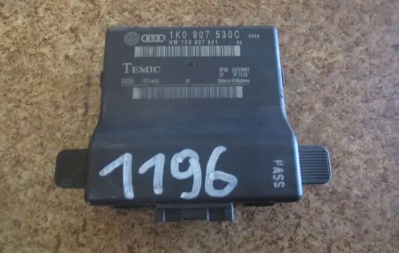 Volkswagen Golf V Gateway control module 1K0907530C