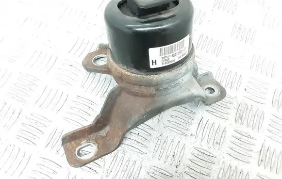 Volvo XC60 Engine mount bracket 30671245