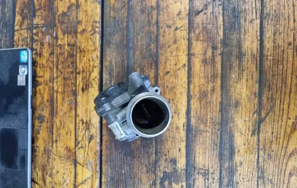 Mercedes-Benz A W176 Throttle valve 161A09794R 298207863