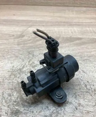 Renault Laguna I Turbo solenoid valve 7700109899