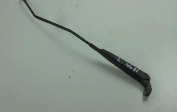 Front wiper blade arm