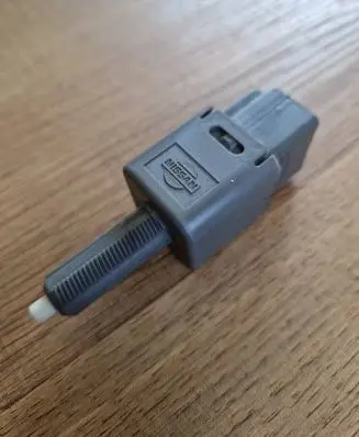 Nissan Leaf I (ZE0) Brake pedal sensor switch