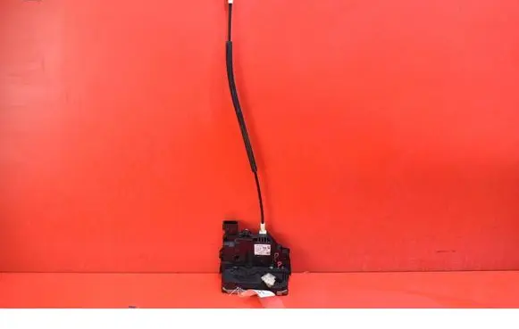 Opel Corsa E Front door lock 13431840NG