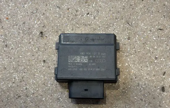 Audi A4 S4 B9 Fuel injection pump control unit/module 8W0906121B