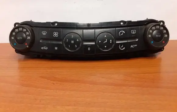 Mercedes-Benz E W211 Interior fan control switch 2118300085 140026010