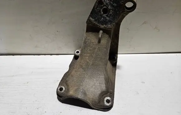 Volkswagen Caddy Gearbox mounting bracket 1H0199354A