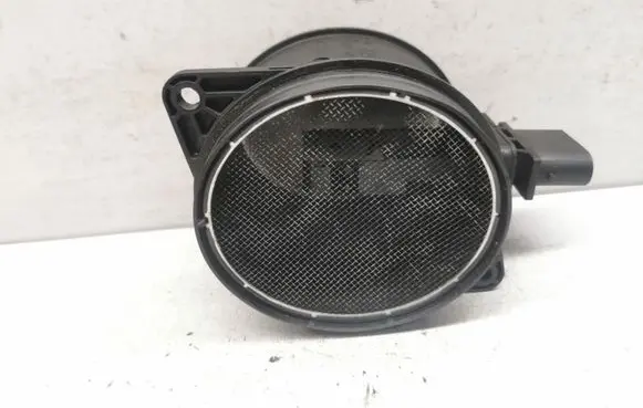 BMW 5 E60 E61 Mass air flow meter F00C267041