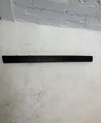 Front bumper splitter molding