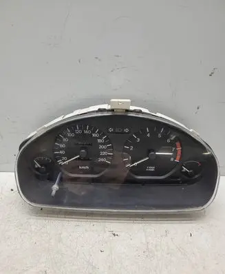 Mitsubishi Carisma Speedometer (instrument cluster) 4301153C