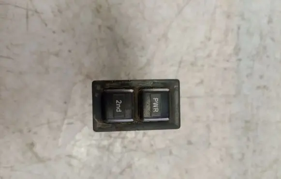 Toyota Land Cruiser (HDJ90) Differential lock switch CS697 89128
