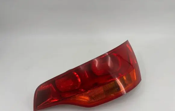 Audi Q7 4L Tailgate rear/tail lights 4L0945094