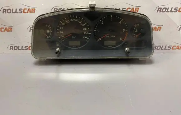 Toyota Avensis T220 Speedometer (instrument cluster) 8380005310 88458014