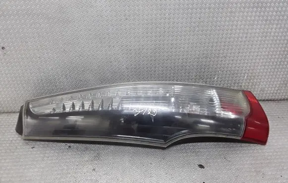 Mitsubishi Grandis Rear/tail lights