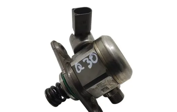 Infiniti Q30 Fuel injection high pressure pump 0261520121
