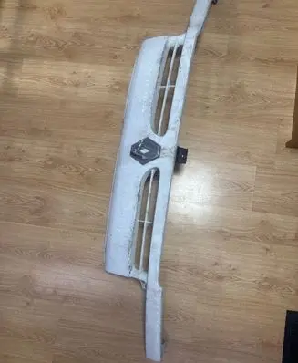 Renault Master II Front bumper upper radiator grill 7700352125